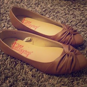 Flats with front bow